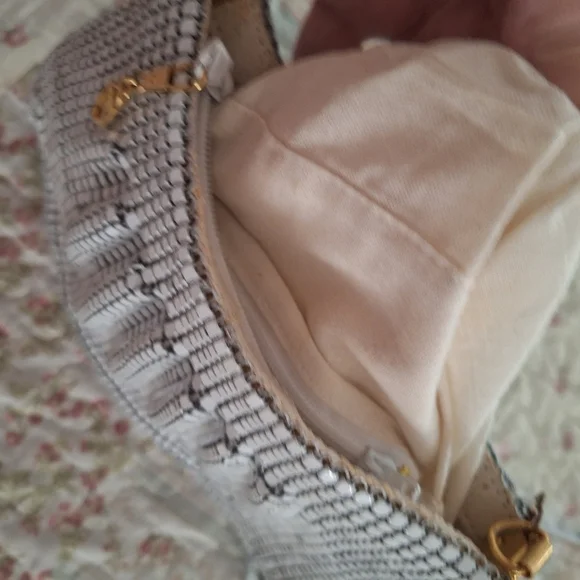 Chic  Vintage White Metal Mesh Pattern Purse - Picture 3 of 16